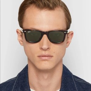 New in box Ray-Ban Wayfarer Classic Sunglasses